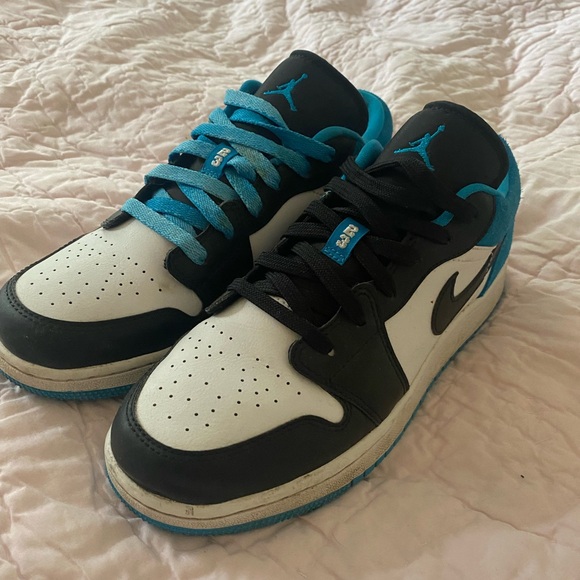 Dunk Lows - Picture 3 of 3